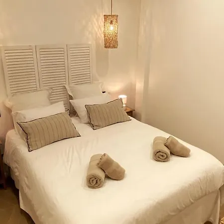 Apartment Charme & Authenticite Au Coeur De La Vieille Antibes
