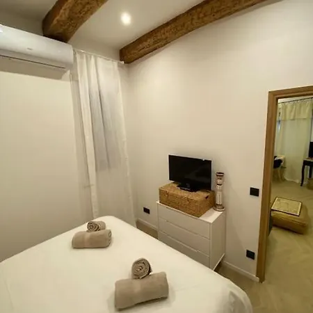 Apartment Charme & Authenticite Au Coeur De La Vieille Antibes