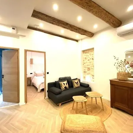 Charme & Authenticite Au Coeur De La Vieille Apartment Antibes