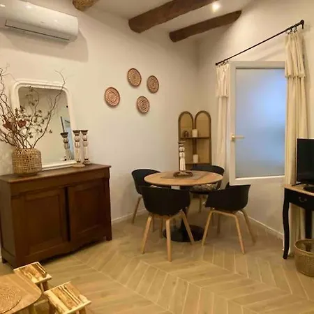 Charme & Authenticite Au Coeur De La Vieille Antibes